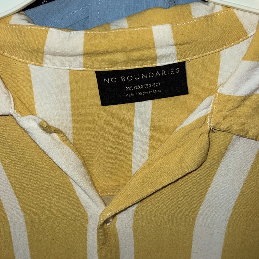 No Boundaries Mens 2XL Button Down